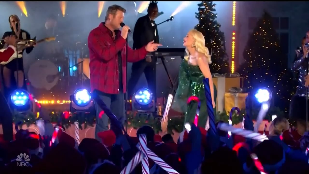 Blake Shelton & Gwen Stefani — Christmas in Rockefeller Center, NBC 2022